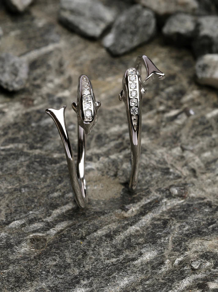 silver-dolphin-dream-toe-ring