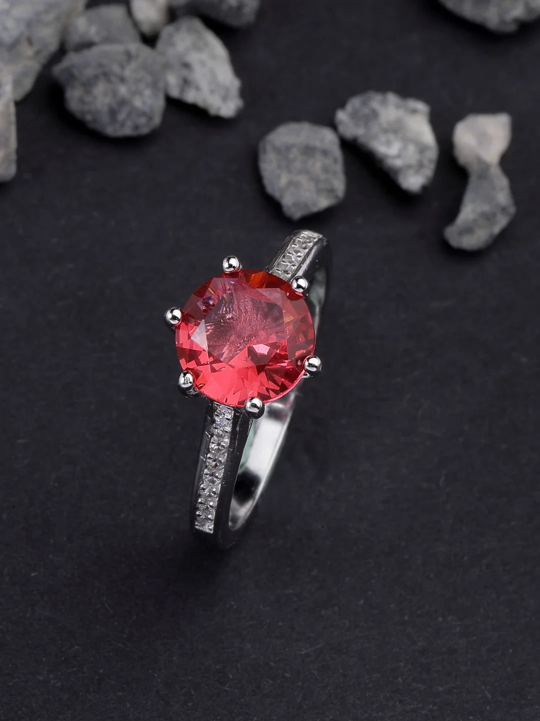 silver-red-queen-solitaire-ring